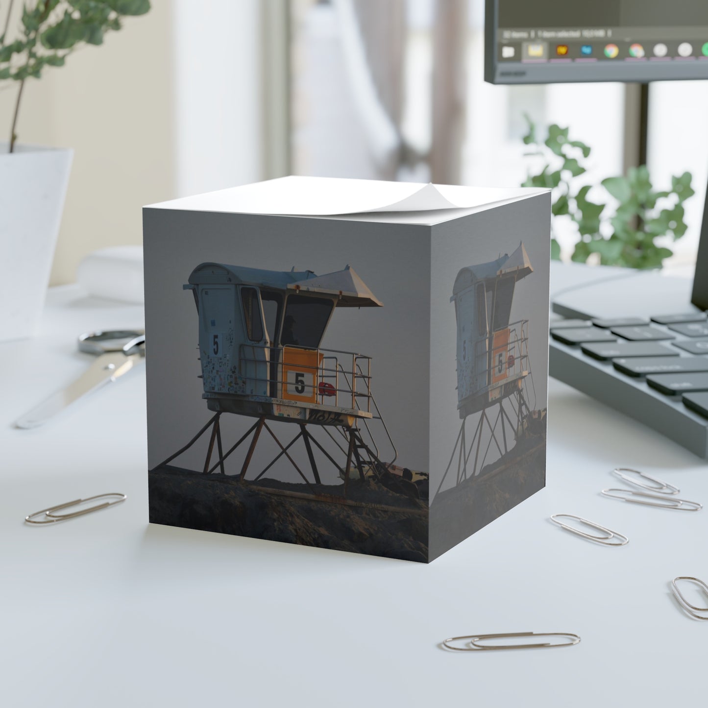 Lifeguard Tower 5 [Note Cube]